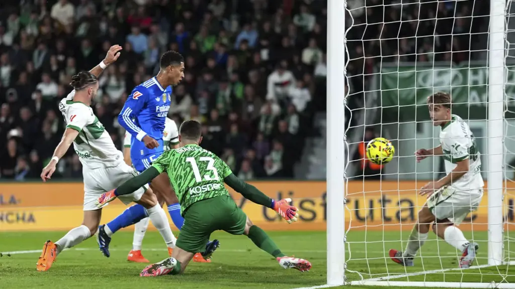 Elche 2-2 Real Madrid: los de Xabi Alonso rescatan 1 punto en Alicante con polémica