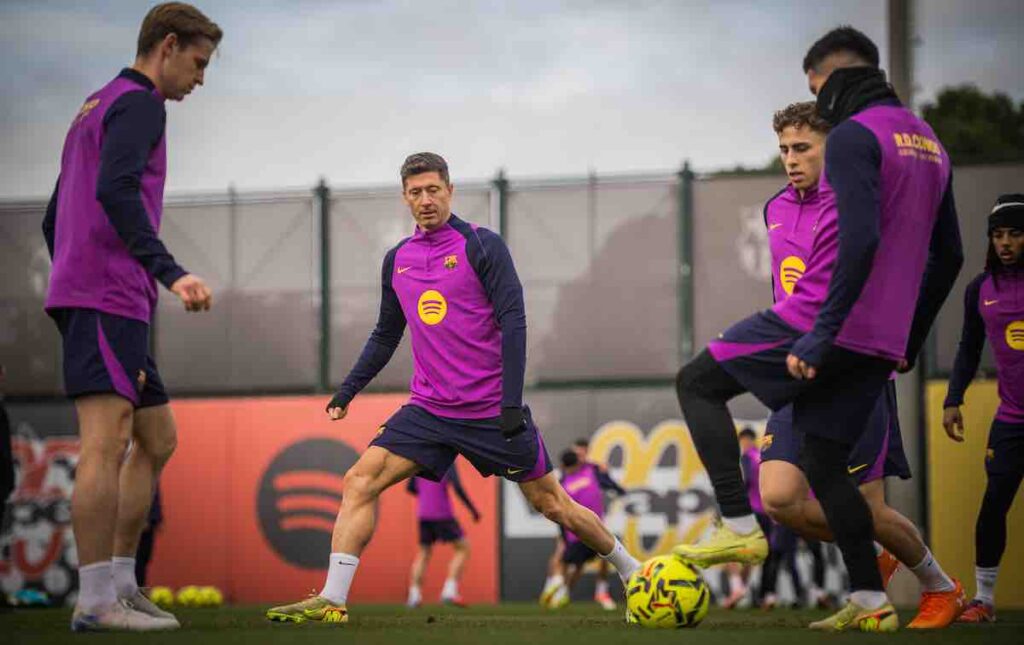 El Barça estudia el fichaje de un ‘9’ funcional para complementar a Lewandowski