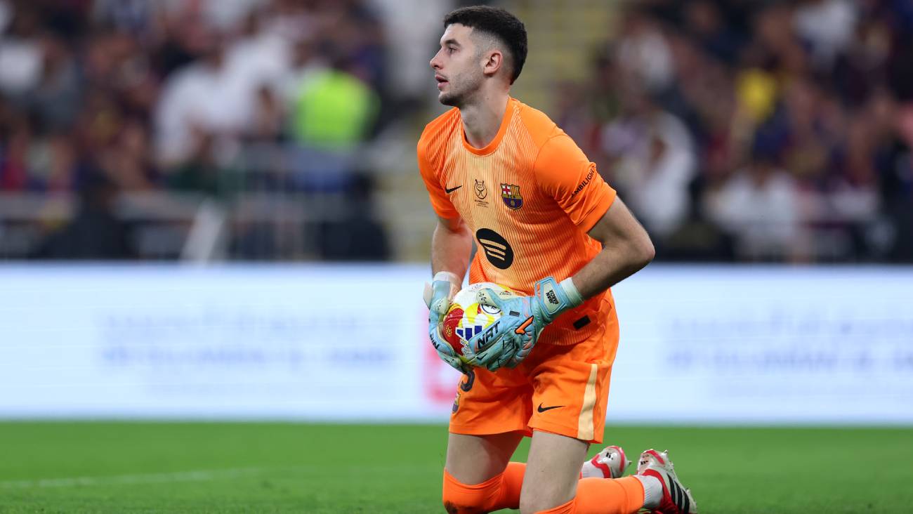 Flick mantiene a Joan García en el arco para la Copa y ‘sentencia’ a Ter Stegen