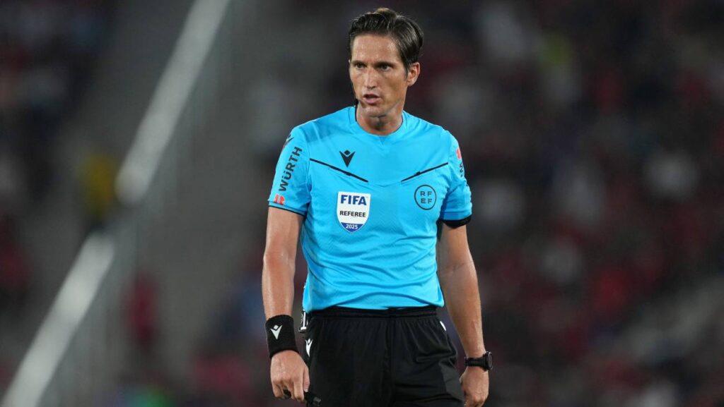 José Luis Munuera Montero: el árbitro del Barcelona-Real Madrid en la final de Supercopa