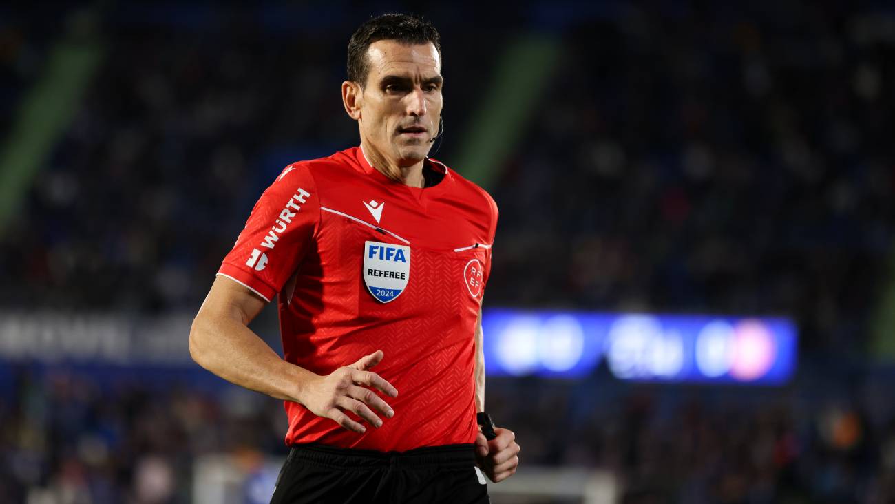 Juan Martínez Munuera pitará el Barça-Oviedo de la jornada 21 de LaLiga