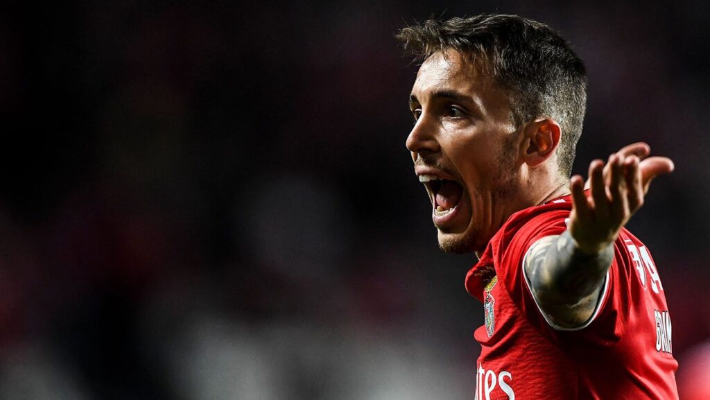 Álex Grimaldo. Lateral, 27 años