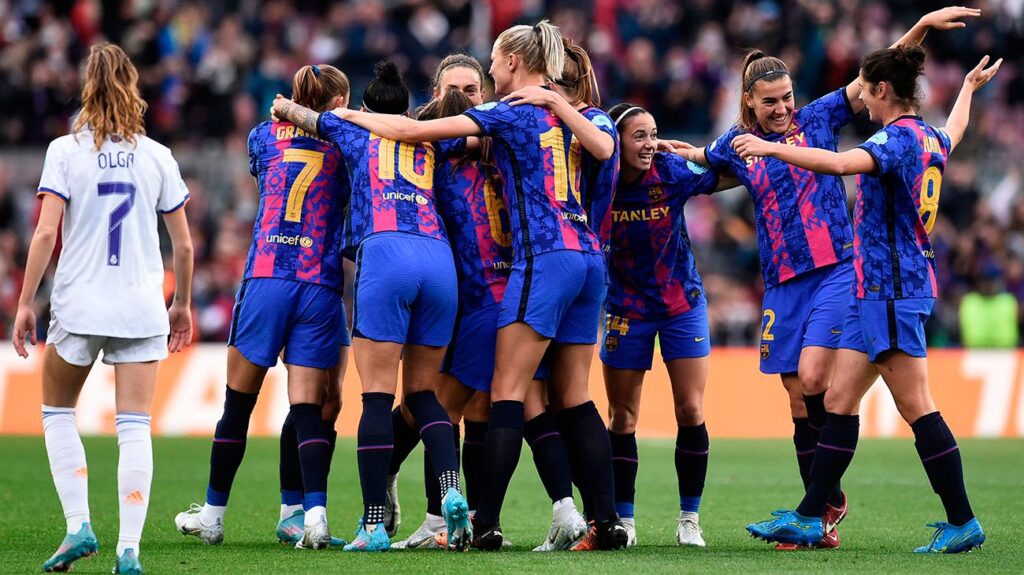 El Barça Femení derrotó al Madrid en cuartos de Champions por un marcador global de (8-3)