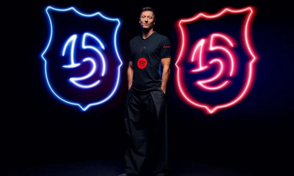 camiseta negra barcelona lewandowski
