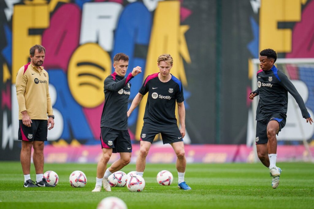 Frenkie de Jong rompe su silencio: Su salario, la negativa a operarse, su fecha de regreso…