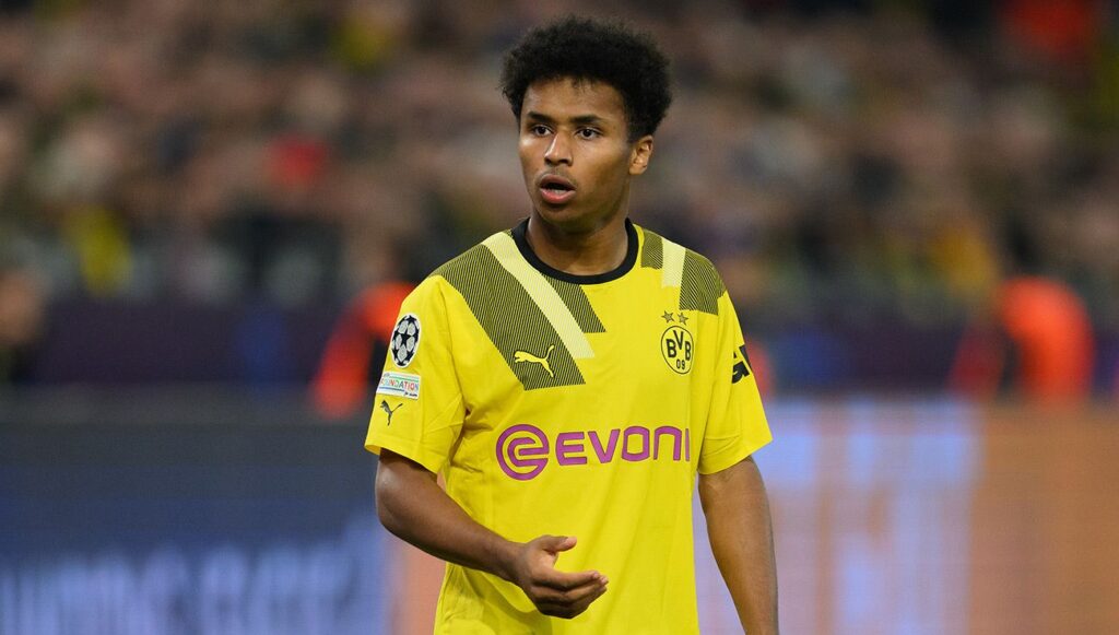 Karim Adeyemi alcanza los 37 millones de euros
