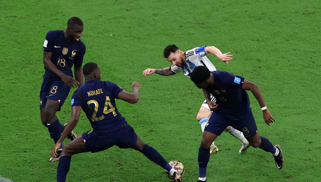 Lionel Messi durante el partido ante Francia