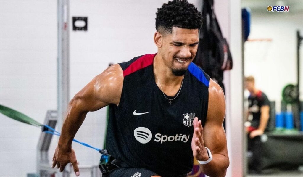 OFICIAL: La fecha en la que Ronald Araújo volverá a entrenar con el grupo