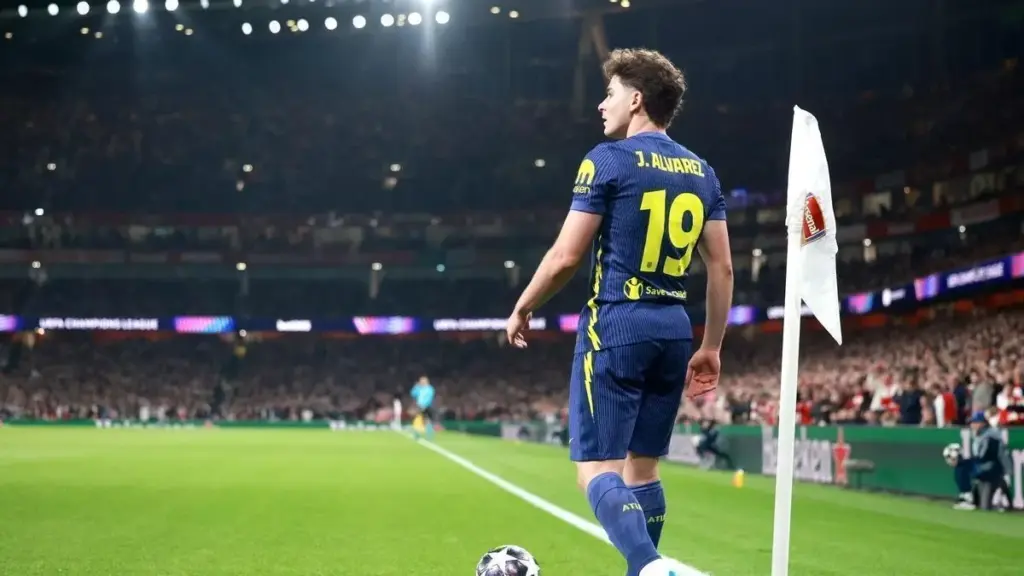 Bombazo en el mercado: El Barça presenta una oferta formal por Julián Álvarez