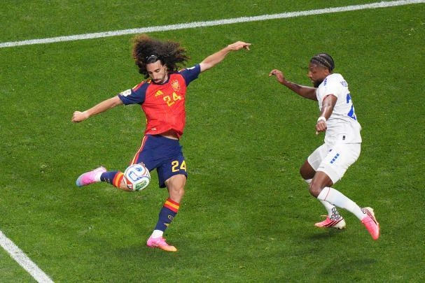 El FC Barcelona recibirá un pellizco económico por el fichaje de Cucurella por el Real Madrid