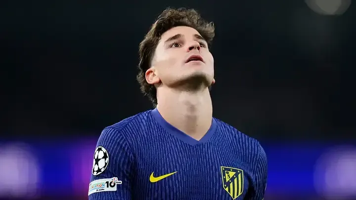Así recibió el vestuario del Barça las palabras de Julián Álvarez