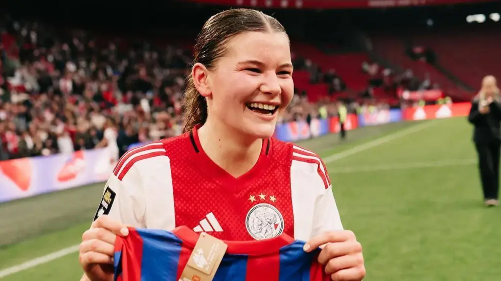 El Barcelona refuerza su defensa con el fichaje de la joven promesa Renee van Asten