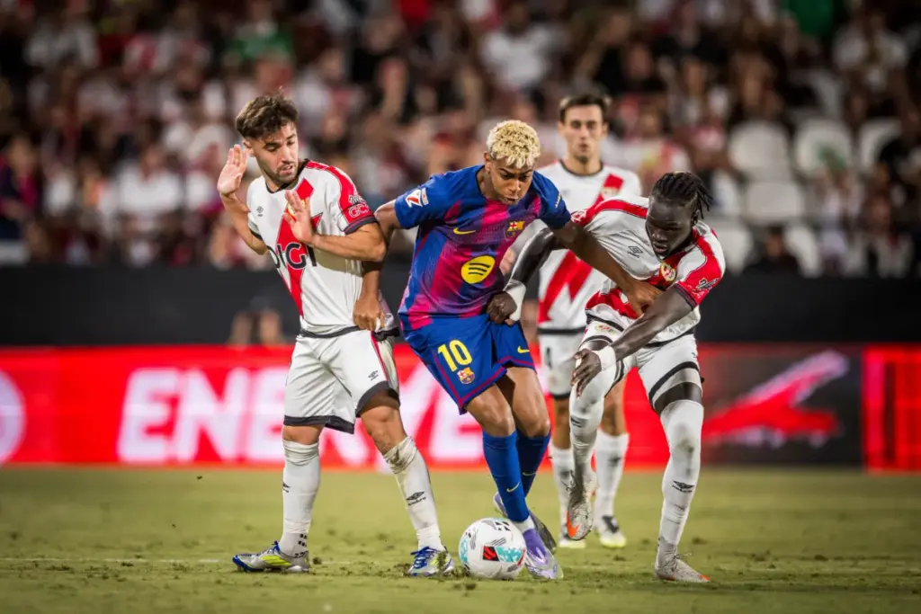 Golpe de autoridad en LaLiga: el Barcelona asalta el liderato tras golear al Rayo Vallecano