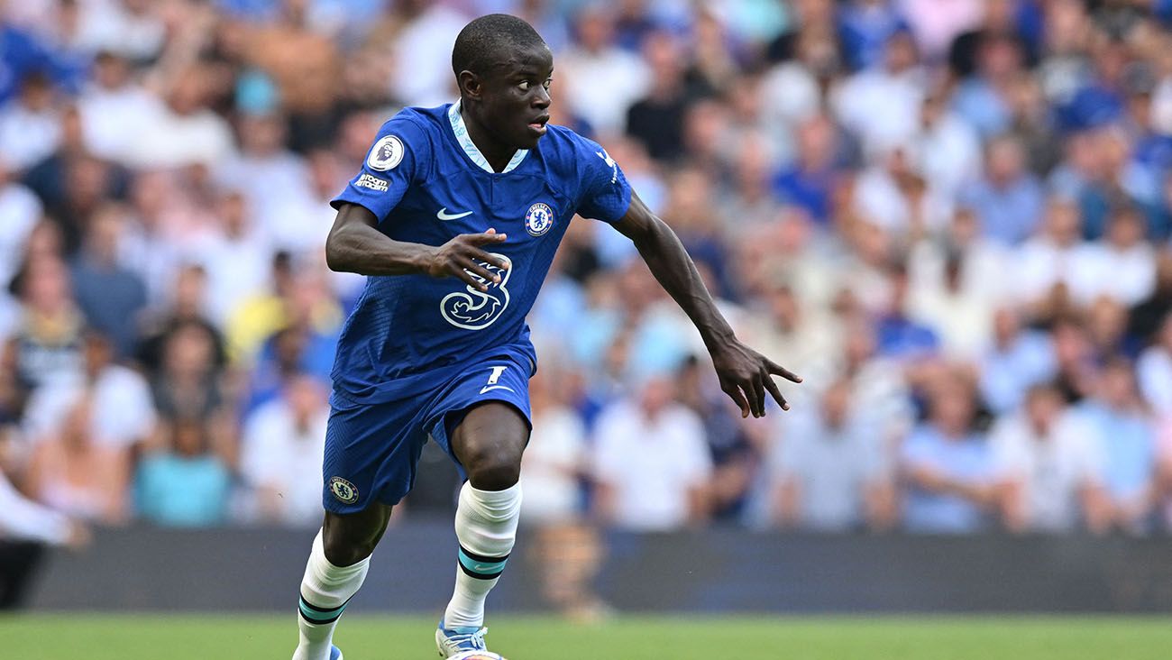 N'Golo Kanté en un partido con el Chelsea