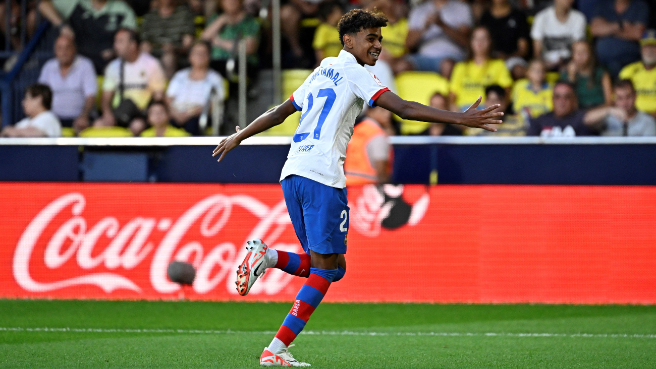 Lamine Yamal celebrando una anotación ante el Villarreal CF