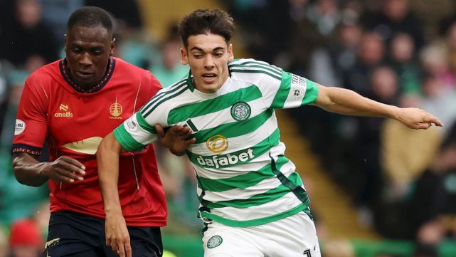 Álex Valle in the match between Celtic Glasgow and Falkirk in the Premier Sports Cup 2024-25