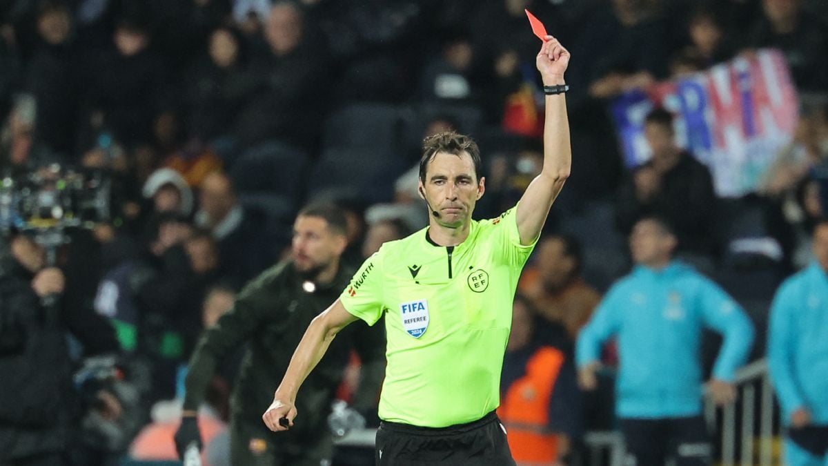 Ricardo De Burgos Bengoetxea en el FC Barcelona vs Valencia de LaLiga Ricardo De Burgos Bengoetxea en el FC Barcelona vs Valencia de LaLiga