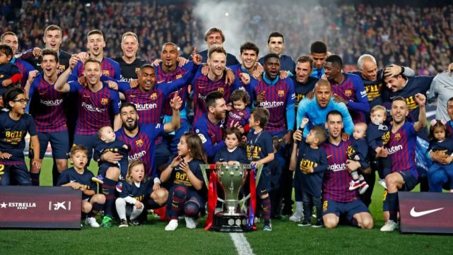 FC Barcelona exhibiting the title of champion of LaLiga 2018 19