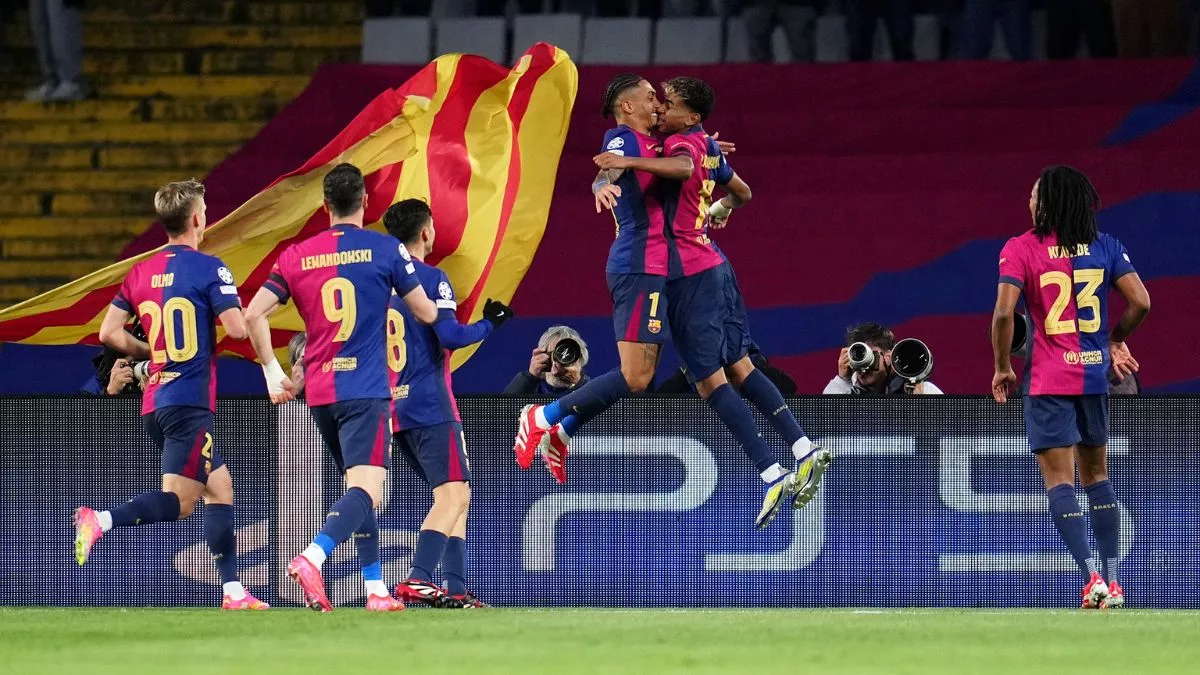 Players of FC Barcelona celebrating a score against SL Benfica in the UEFA Champions League 2024-25 Players of FC Barcelona celebrating a score against SL Benfica in the UEFA Champions League 2024-25