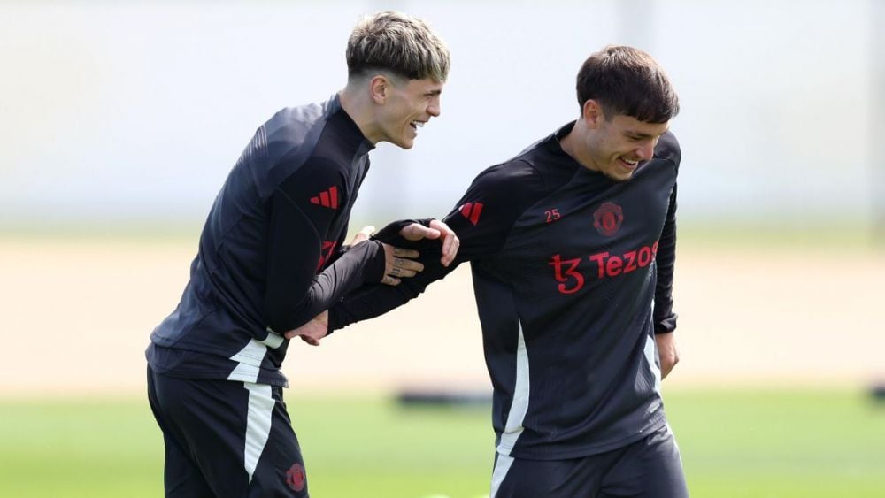 Alejandro Garnacho y Manuel Ugarte en un entrenamiento con el Manchester United Alejandro Garnacho y Manuel Ugarte en un entrenamiento con el Manchester United