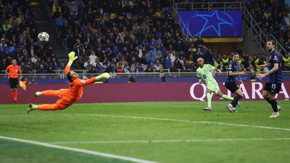 Una de las atajadas de Yann Sommer contra Lamine Yamal en el Inter Barça de Champions