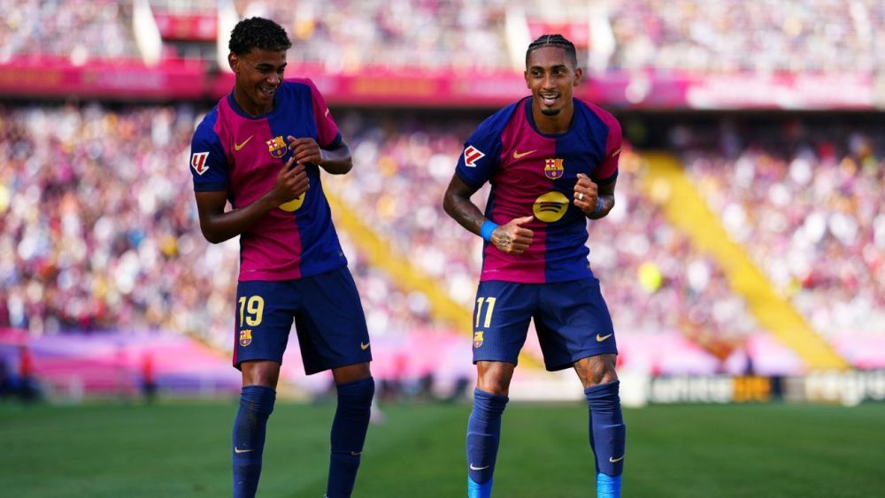 Lamine Yamal and Raphinha with FC Barcelona in a match against Real Valladolid in LaLiga EA Sports 2024-25 Lamine Yamal and Raphinha with FC Barcelona in a match against Real Valladolid in LaLiga EA Sports 2024-25