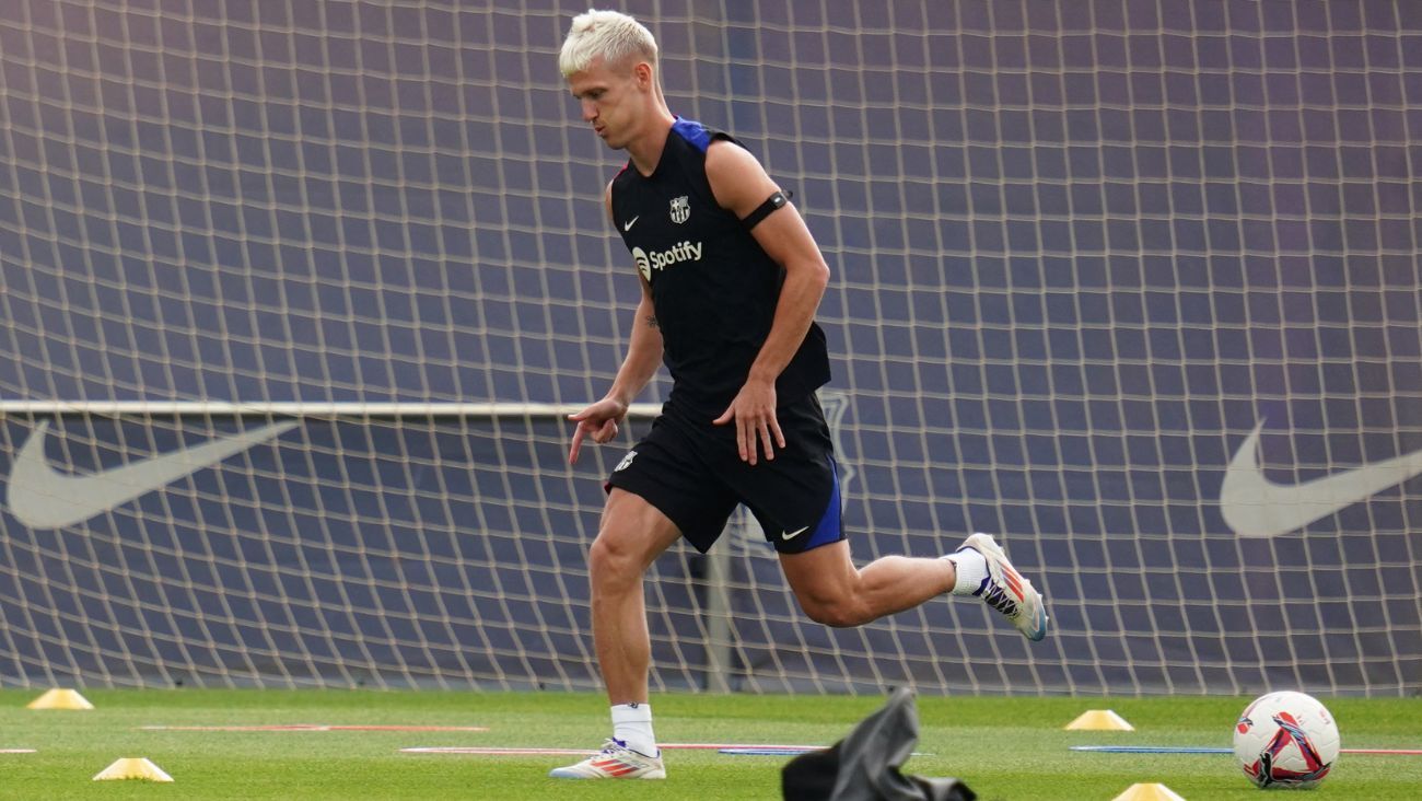 Dani Olmo en un entrenamiento con el FC Barcelona Dani Olmo en un entrenamiento con el FC Barcelona