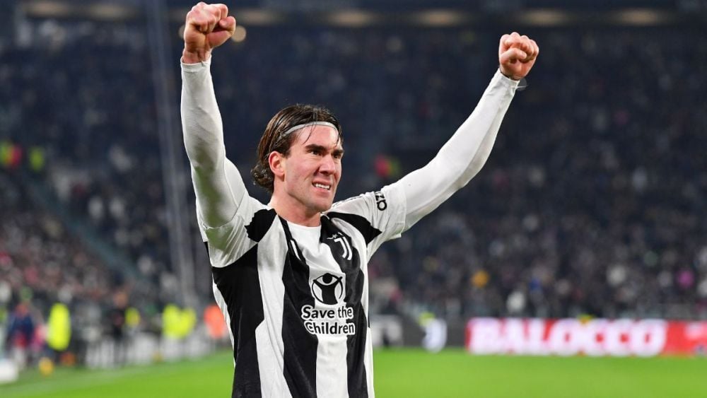 Dušan Vlahović in a duel between Juventus and Cagliari in the Coppa Italia