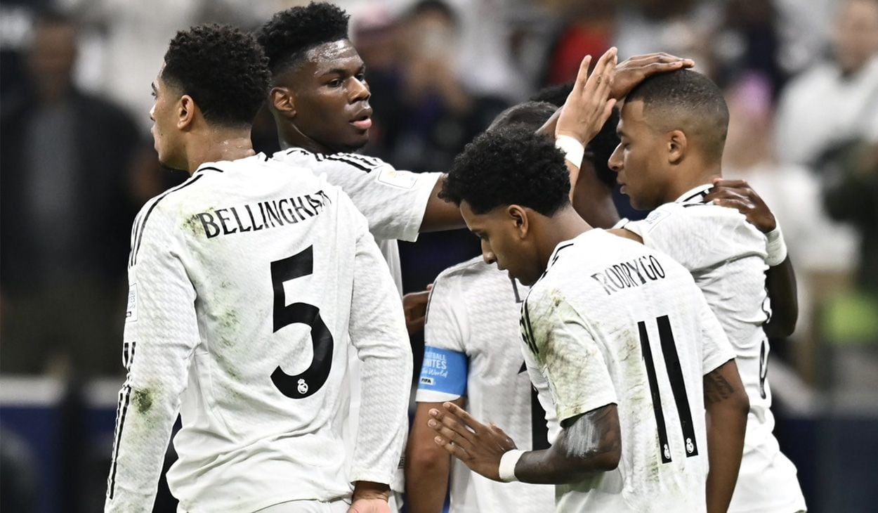 Real Madrid players celebrating one of their goals against Pachuca
