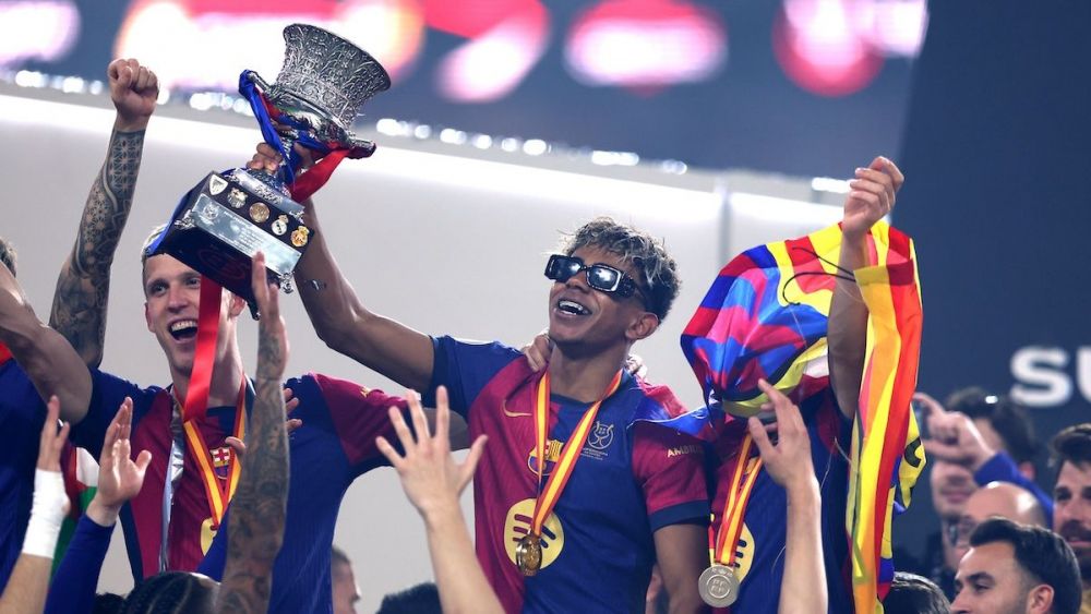 Lamine Yamal of FC Barcelona celebrating the Super Cup