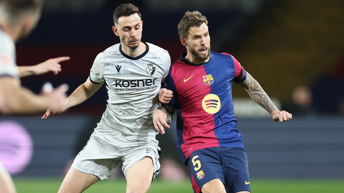 Iñigo Martínez en el duelo entre el FC Barcelona y el CA Osasuna en LaLiga EA Sports