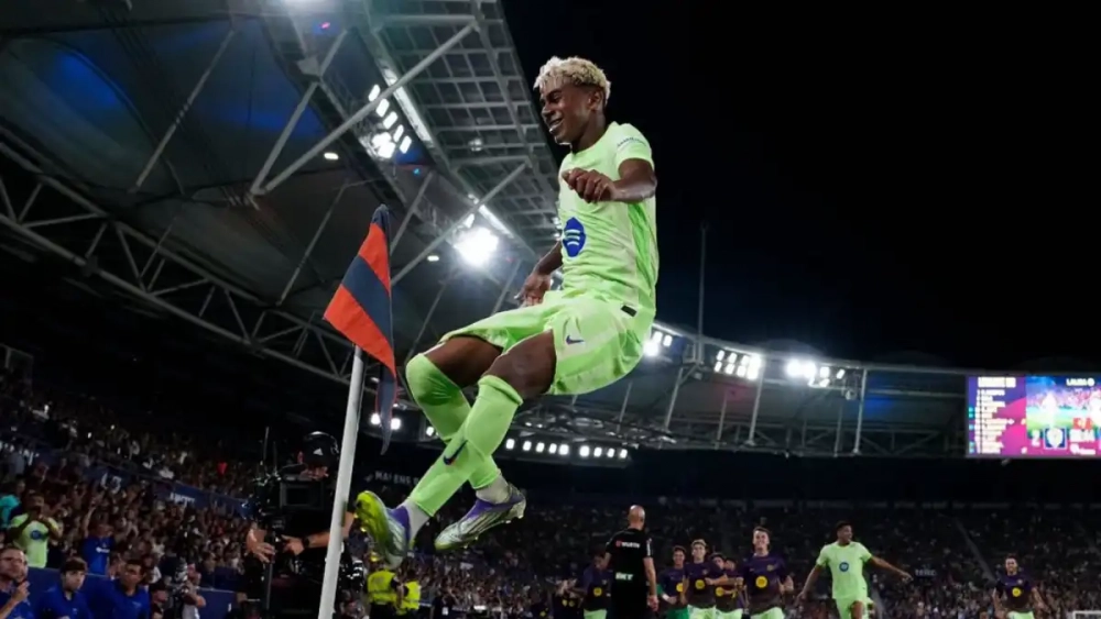 Lamine Yamal: assist and 'poisoned' cross to close the comeback against Levante
