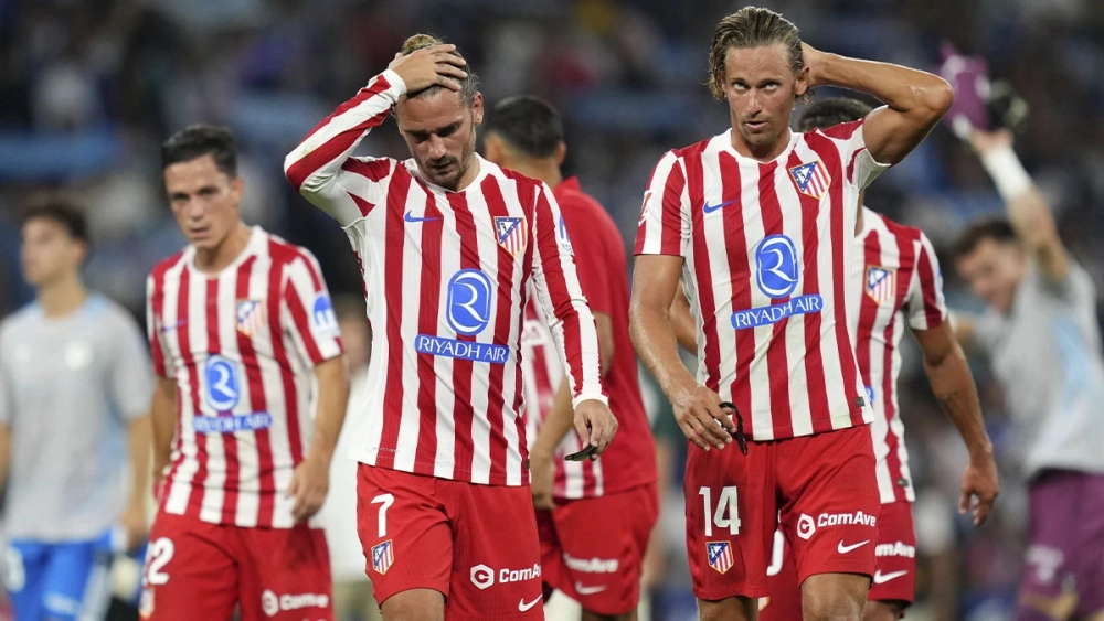 Atlético de Madrid players lament the defeat against Espanyol (2-1)