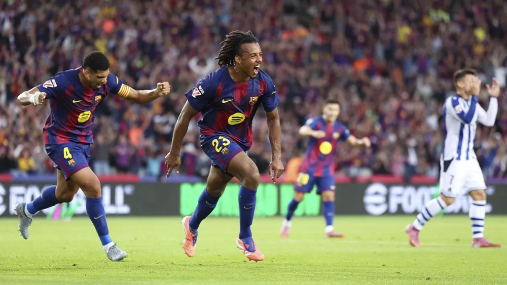 Jules Koundé celebrating his goal against Real Sociedad