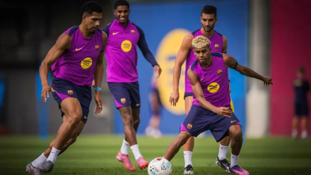 Lamine Yamal does not train and is out against Valencia - @LamineYamal