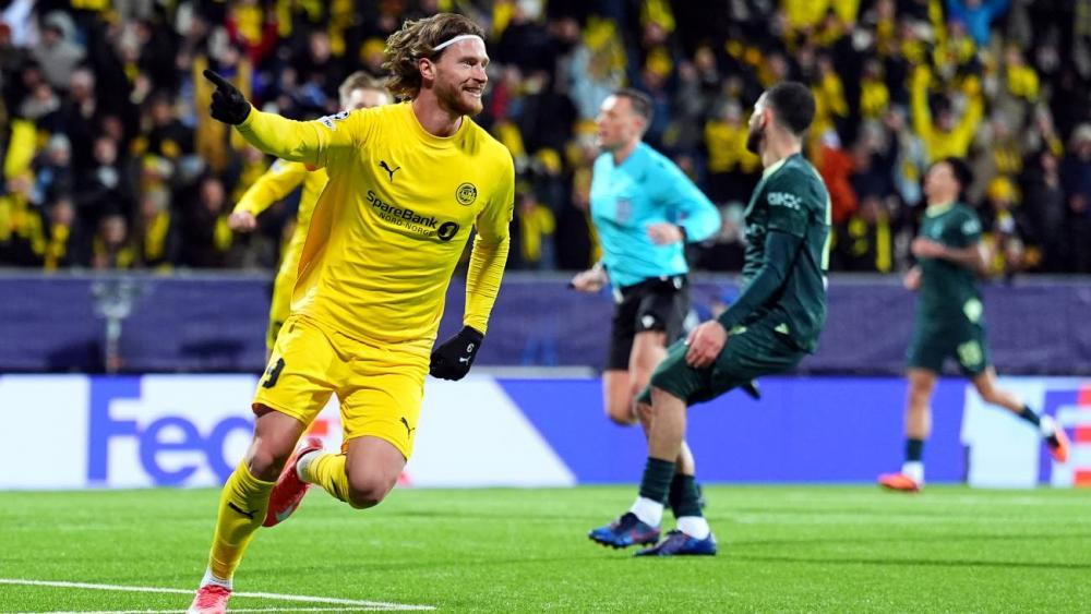 Kasper Hogh celebrating one of his goals against Manchester City